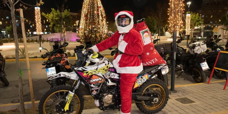 VOGE SANTA CLAUS ON DSX 800 RALLY