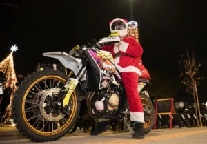 VOGE SANTA CLAUS RIDING DS800X RALLY