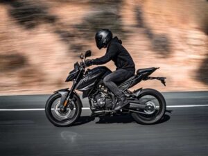 VOGE R125S RIDING